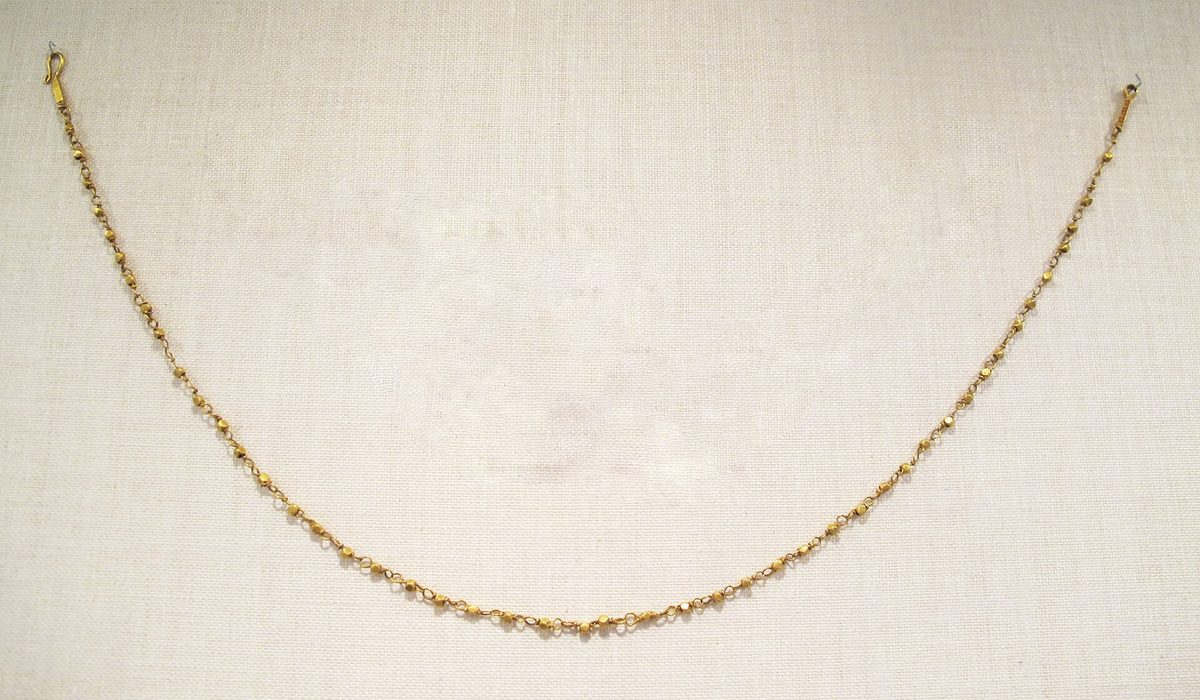 Collana in oro giallo, immagine illustrativa delle collane e catene usate acquistate da M&L